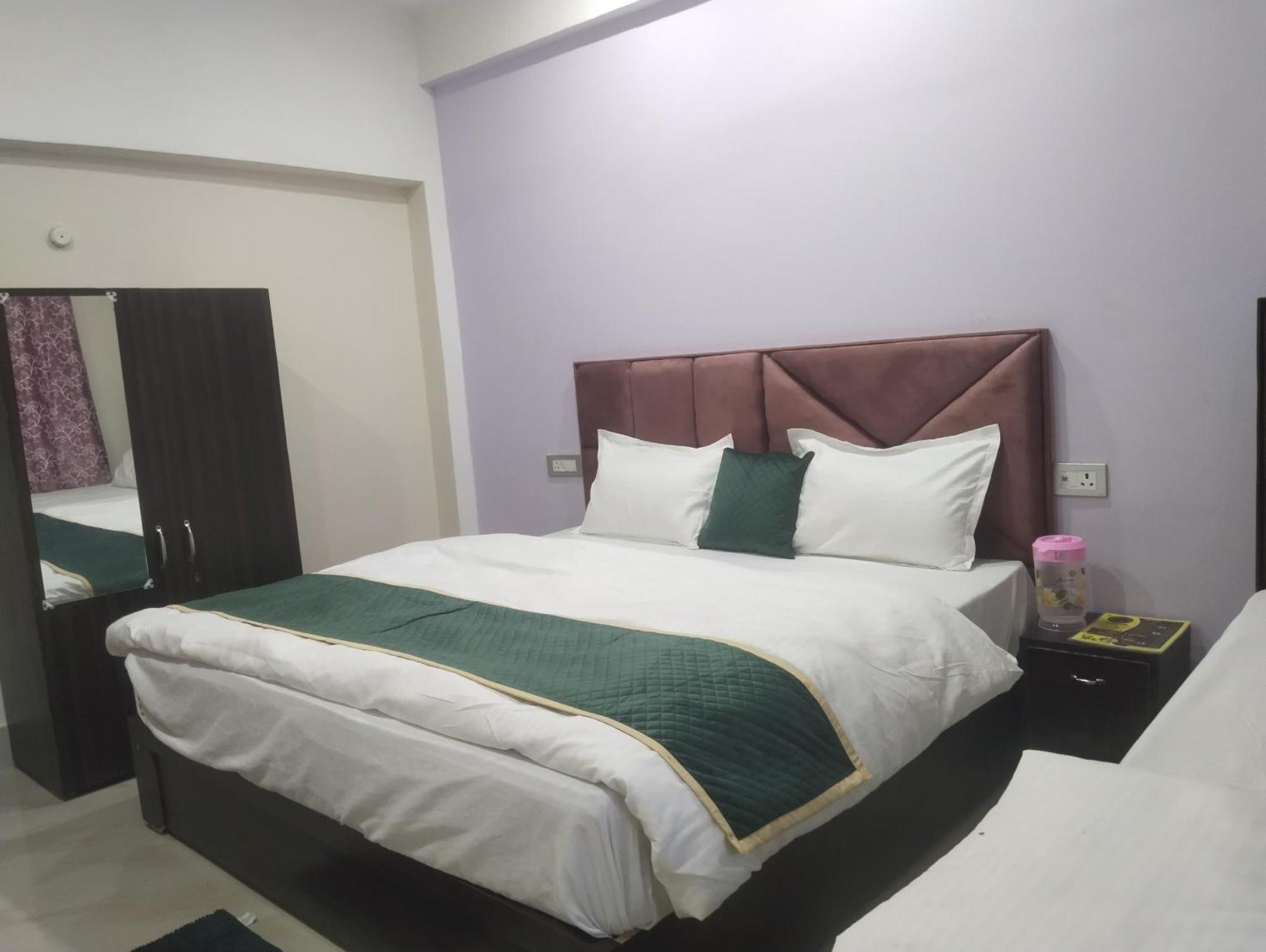فندق Dixit Residency Vrindāvan المظهر الخارجي الصورة