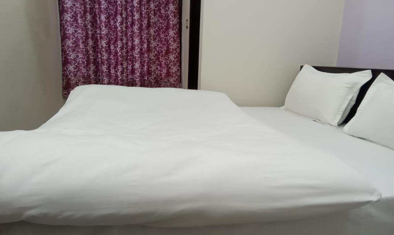 فندق Dixit Residency Vrindāvan المظهر الخارجي الصورة