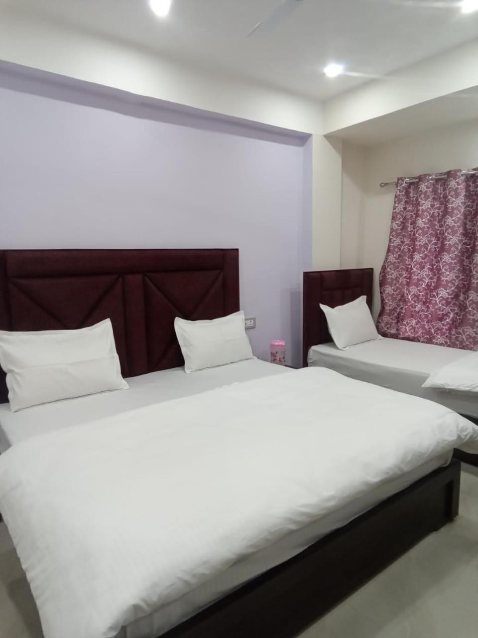 فندق Dixit Residency Vrindāvan المظهر الخارجي الصورة