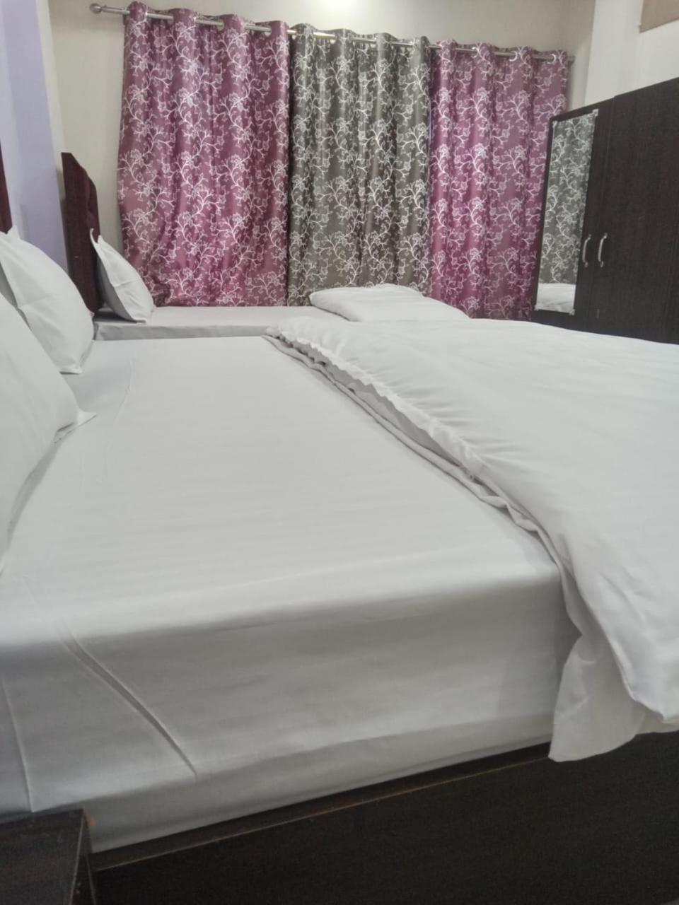 فندق Dixit Residency Vrindāvan المظهر الخارجي الصورة