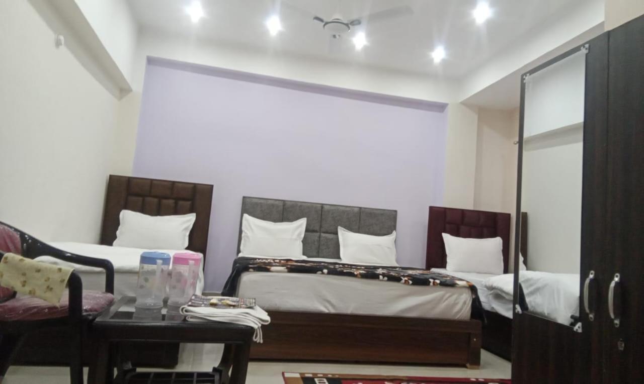 فندق Dixit Residency Vrindāvan المظهر الخارجي الصورة